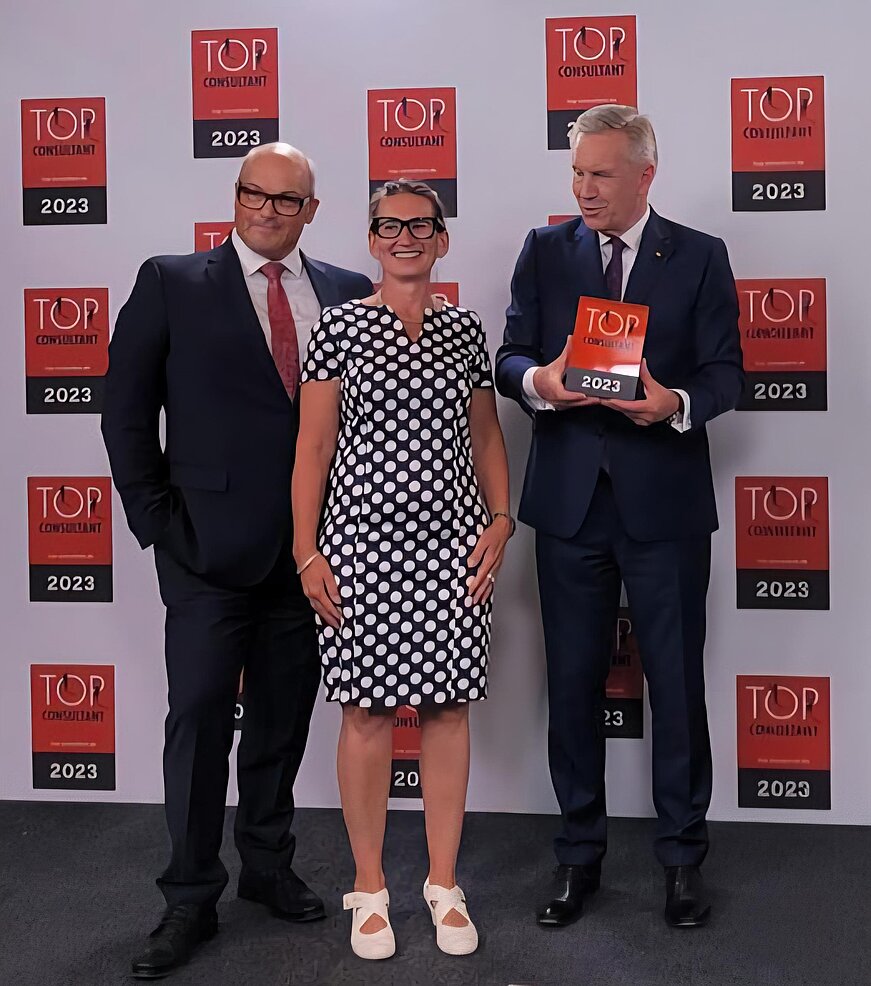 Top_COnsultant_Award_Pic_MJ